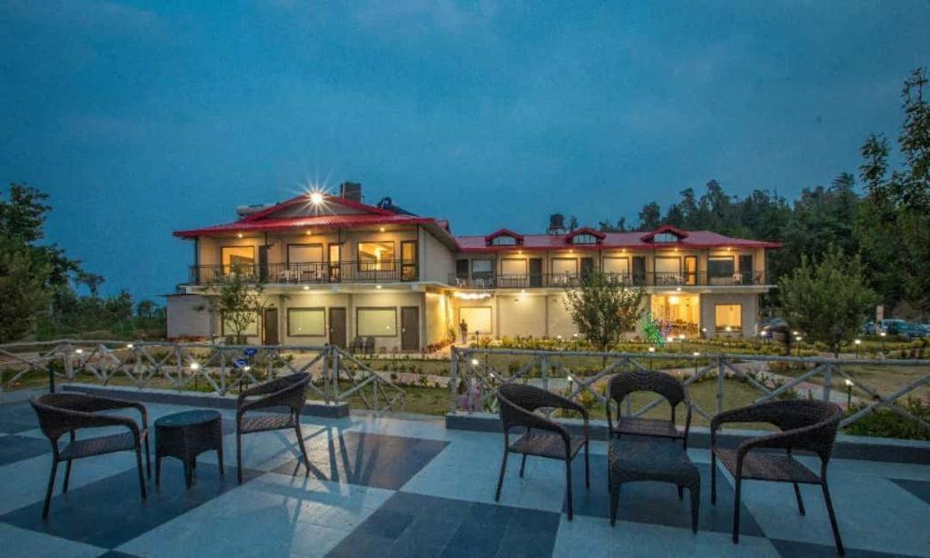 Vue Magique Resort Chail Exterior photo