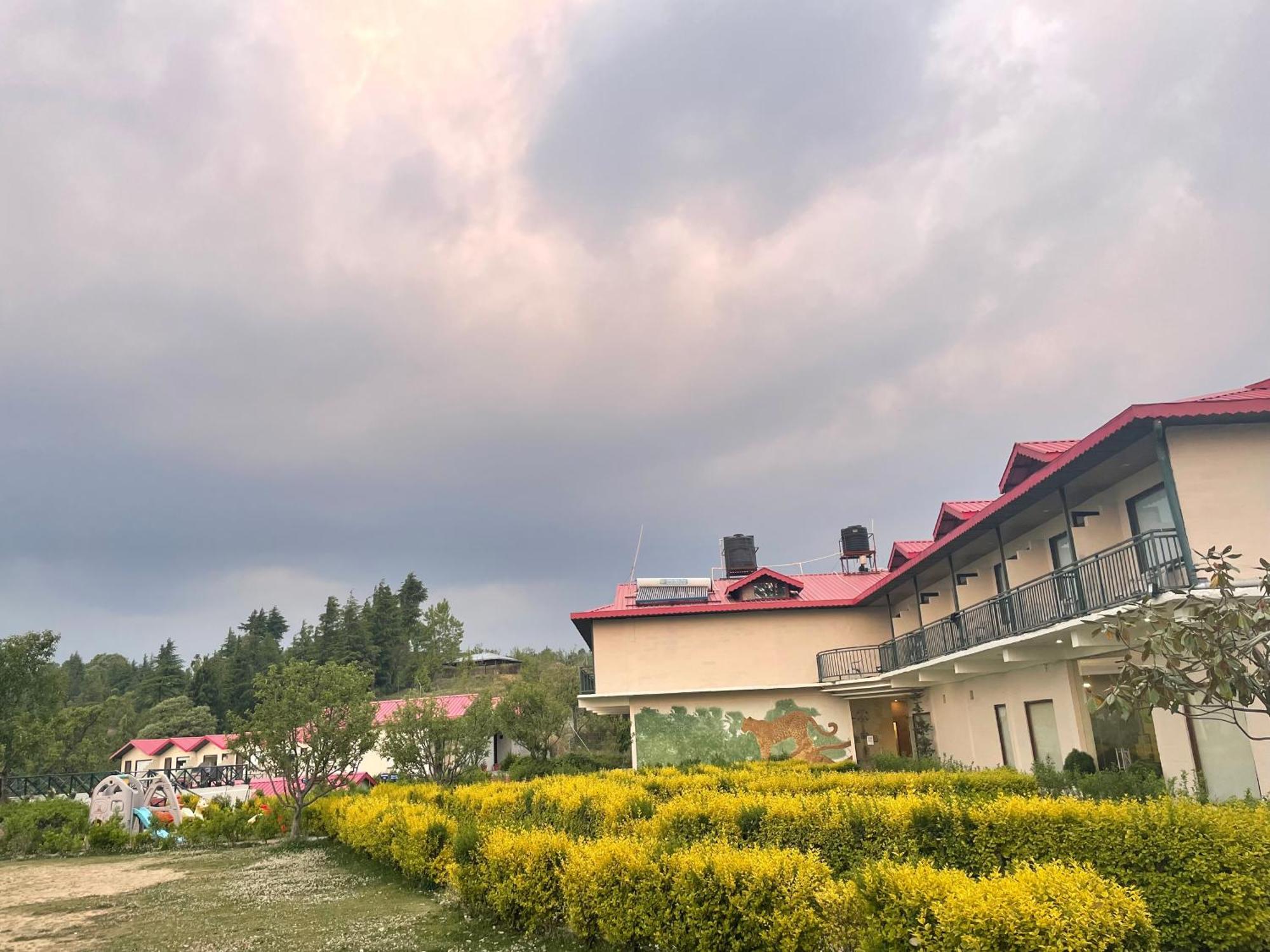 Vue Magique Resort Chail Exterior photo